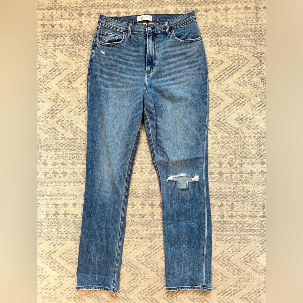 Abercrombie & Fitch Curve Love 90’s Slim Straight Ultra High Rise Denim